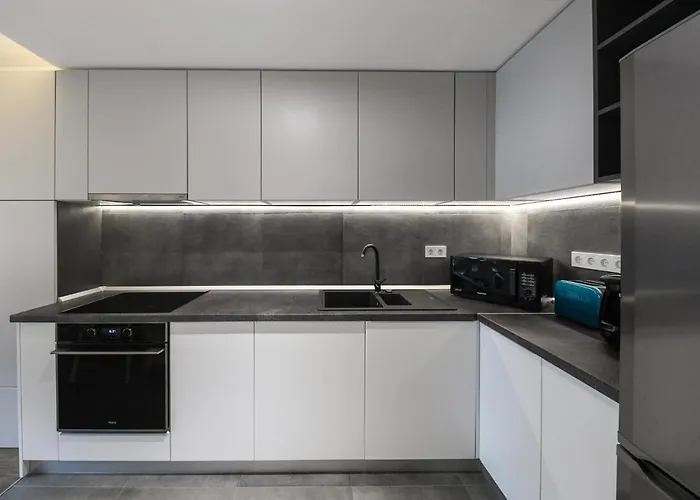 Modern In A Quiet Area Apartamento *