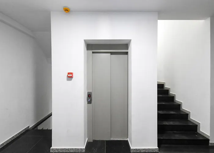 Modern In A Quiet Area *